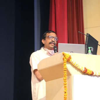 Dr Ashish briefing the idea behind the Gratitude Ceremony